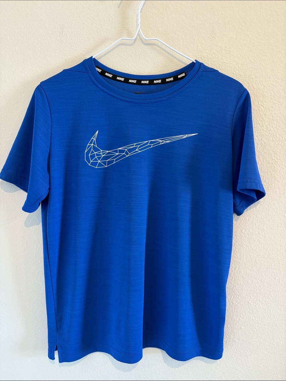 Nike dri- fit Short sleeve Tee shirt NWOT